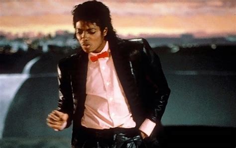 Michael Jackson's 'Billie Jean' Video Moonwalks To 1 BILLION Views ...