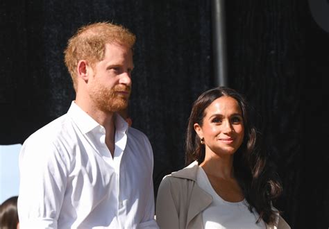 Prince Harry, Meghan Markle Exclude Kids From 2023 Holiday Card: Report ...