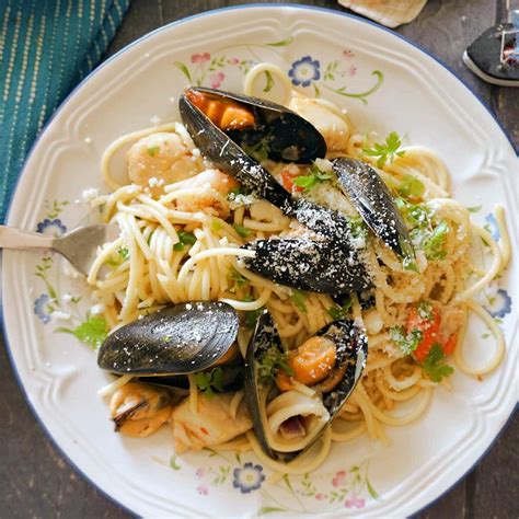 Seafood Spaghetti - My Gorgeous Recipes