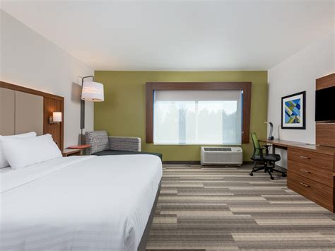 Holiday Inn Express & Suites Queensbury - Lake George Area Guest Room & Suite Options