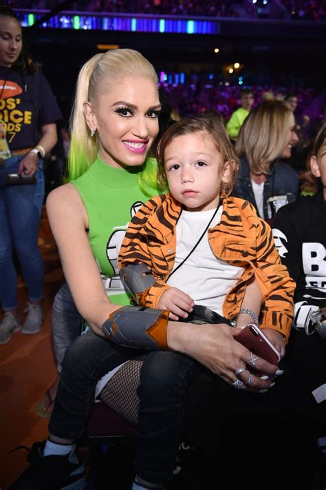 Gwen Stefani and Sons at 2017 Kids' Choice Awards | POPSUGAR Celebrity Photo 6