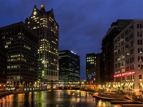 Milwaukee RiverWalk - All You Need to Know BEFORE You Go - Updated 2020 ...