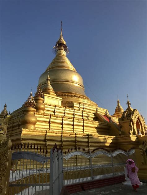 Kuthodaw Pagoda, Mandalay