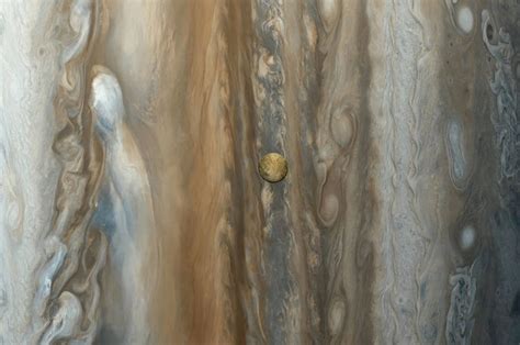 Io over Jupiter from Voyager, jupiter, moon, cool, planet, io, space, fun, HD wallpaper | Peakpx