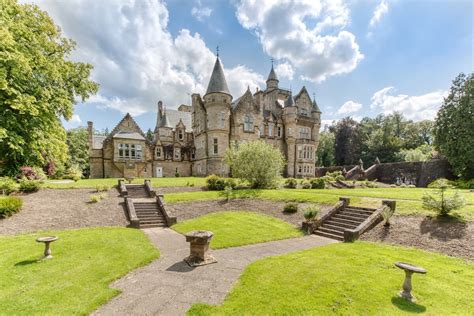 21 Castles You Can Book on Airbnb, From Scotland to Italy