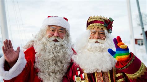 Japanese Santa Claus Academy trains wannabe Santa's helpers