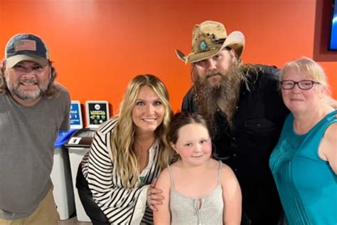 Chris Stapleton, Wife Morgane Stapleton Surprise Young Fan With A Rare ...