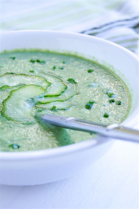 NO-COOK CHILLED CUCUMBER AND MINT SOUP | GARLIC MATTERS