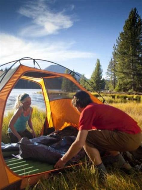 10 CAMPING ESSENTIALS - BreezyScroll