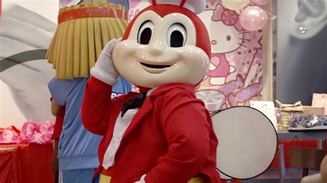 Jollibee mascot dance gone wrong - YouTube