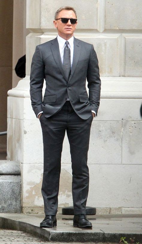 Daniel Craig wearing Grey Suit, White Dress Shirt, Black Leather Derby Shoes, Grey Tie in 2020 ...