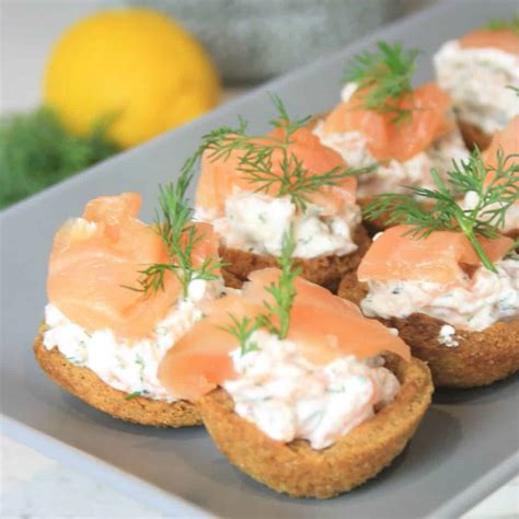 Canapés with Smoked Salmon - Chez Le Rêve Français