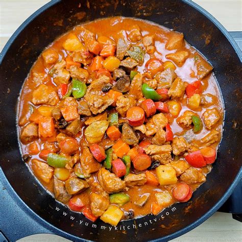 Pork Menudo - Yummy Kitchen