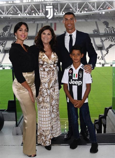 Cristiano Ronaldo Kids Mother - Cristiano Ronaldo family: girlfriend ...