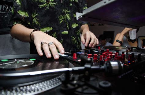 DJ Equipment Rental Guide: Service Providers, Tips & Prices