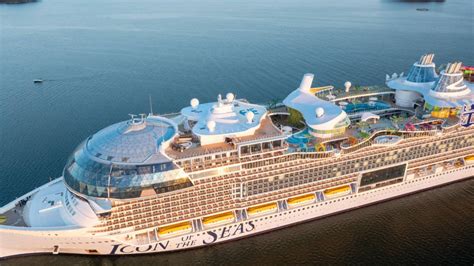 World's Largest Cruise Ship Arrives in the Caribbean for the First Time