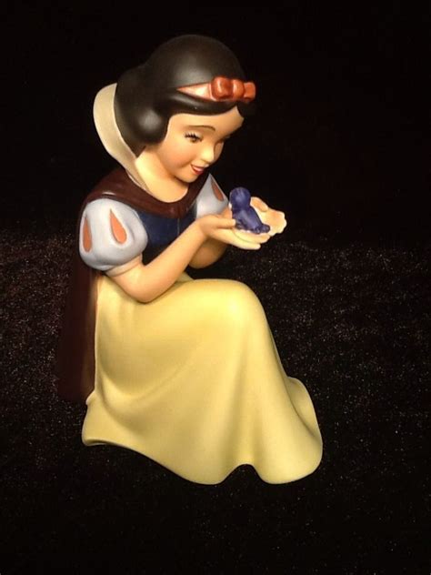 Walt Disney Classic Collection Snow White COA Plus Pin | Contemporary disney, Disney, Disney ...