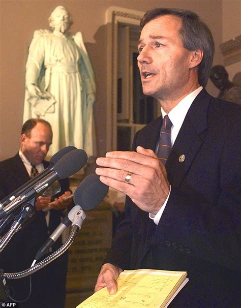 Former Arkansas governor Asa Hutchinson announces a 2024 presidential ...