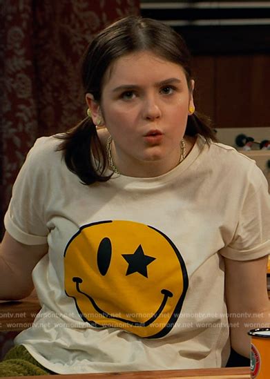 WornOnTV: Winnie’s white smiley face emoji graphic tee on Bunkd | Shiloh Verrico | Clothes and ...