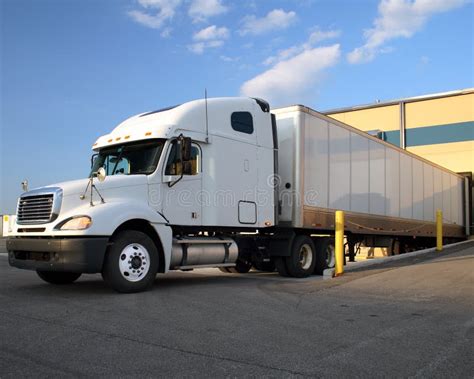 Semi Truck / Tractor Trailer at Loading Dock Stock Image - Image of product, trucking: 9404333