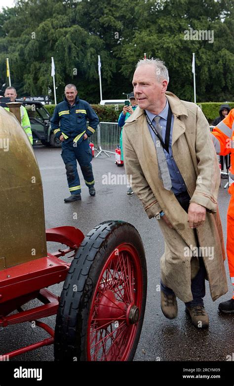 Duncan Pittaway owner / driver of 1911 Fiat S76, "The Beast of Turin ...