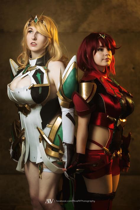 Pyra And Mythra Boobs in the center! : r/Djanyb7