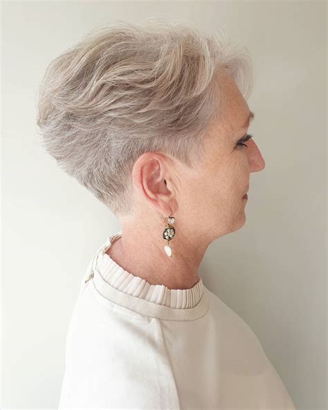 100+ Gorgeous Short Hairstyles for Women Over 50 in 2022 (2023)