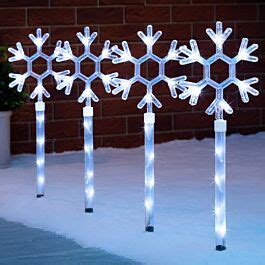 Flashing LED Snowflake Path Lights | Christow