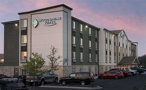 Extended Stay Hotels in Fridley, MN with Kitchens & Weekly Rates