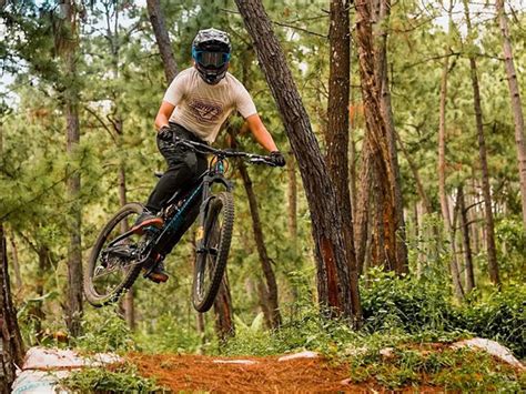 What Is Enduro MTB? Guide for Beginners - Rodalink