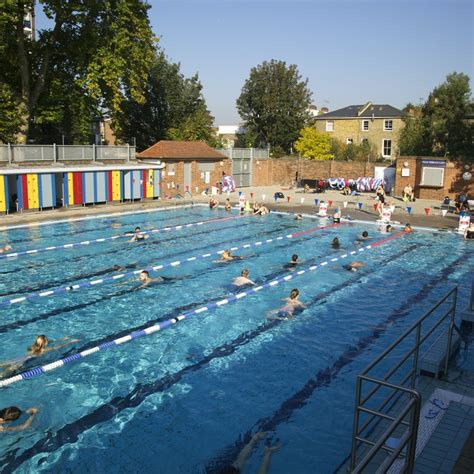 London Fields Lido to expand for first time since 1932