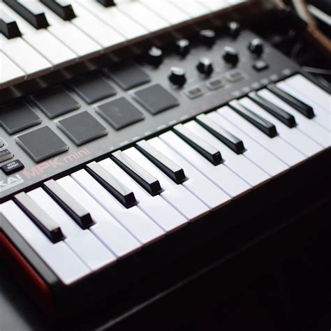 The 7 Best MIDI Keyboards Under $200 (2022) | Two Story Melody