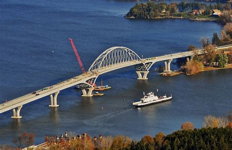 City staff lean toward replacing, not repairing, West Seattle Bridge ...