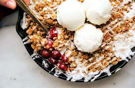 Easy Skillet Montmorency Tart Cherry Crisp | Choose Cherries