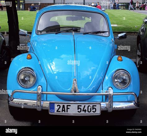 Old blue Volkswagen beetle Stock Photo - Alamy