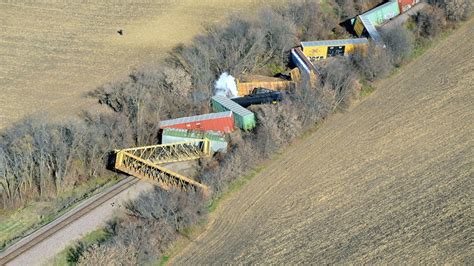 All clear in Ellendale after train derailment, evacuation | Minnesota Public Radio News