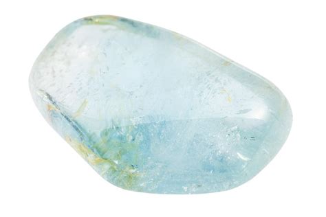 Blue Topaz Meaning: Healing Properties & Uses