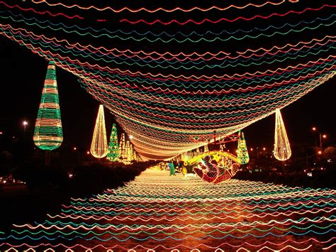 Tour-de-Luces-Medellín-Alumbrado-Navideño-Colombia-Plan-Turístico-2 ...