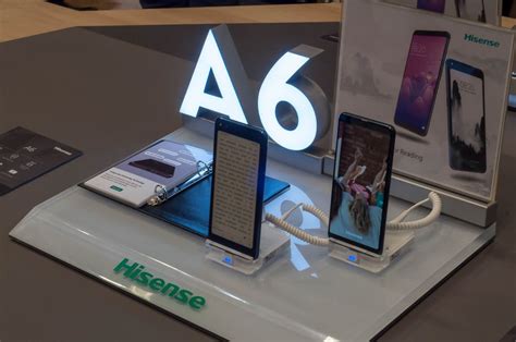 Hisense A6 dual screen smartphone at IFA Berlin 2018 - Creative Commons Bilder