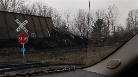 Train derails in Brown County, road shuts down