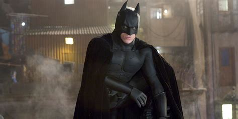 10 Unanswered Questions About Batman Begins | CBR