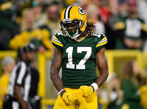 Davante Adams returns to Packers lineup, is active vs. Chargers