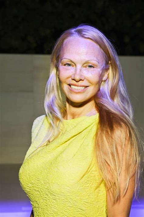 Jamie Lee Curtis praises Pamela Anderson for wearing no makeup at Paris Fashion Week