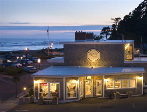 Pet Friendly Hotels in Lincoln City, Oregon accepting Dogs and Cats