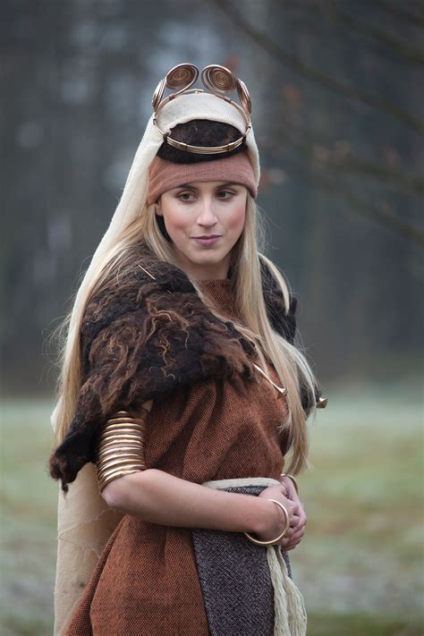 Prehistoric Dressing for Third Millennium Visitors. The Reconstruction of Clothing for an ...
