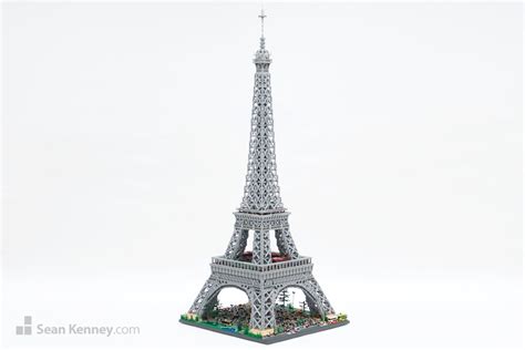 Sean Kenney's art with LEGO bricks : Eiffel tower