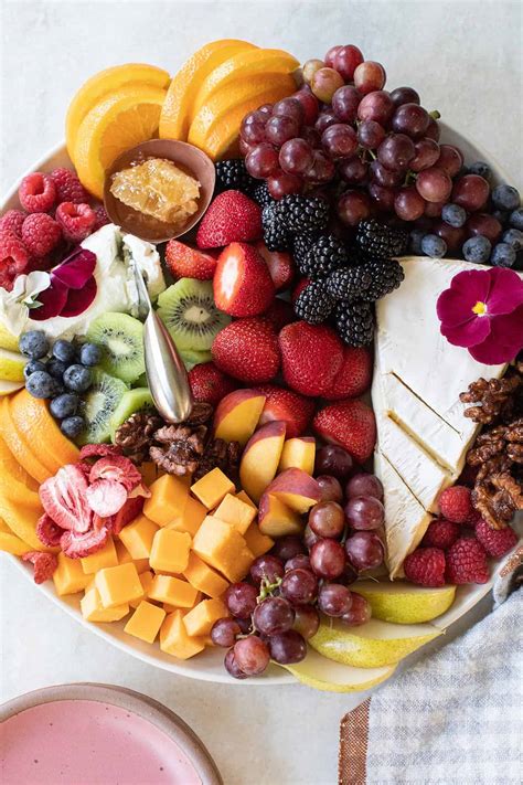 How to Make a Beautiful Fruit Platter - Sugar and Charm