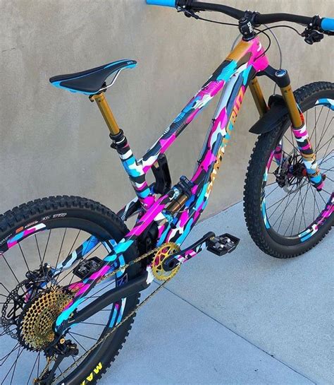 Mountain Bike Official♦️ on Instagram: “Amazing custom paint job🤯 What ...