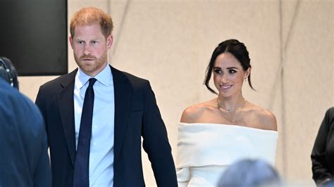 Prince Harry and Meghan Markle believe ‘royal family behind this ...