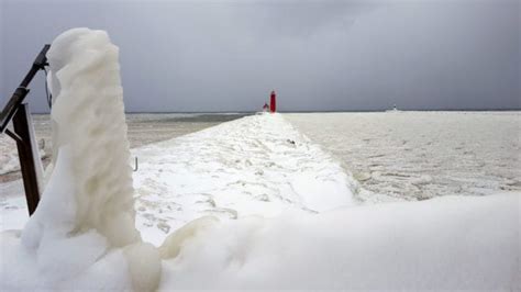 Michigan Lighthouses Look Better In Winter | Awesome Mitten